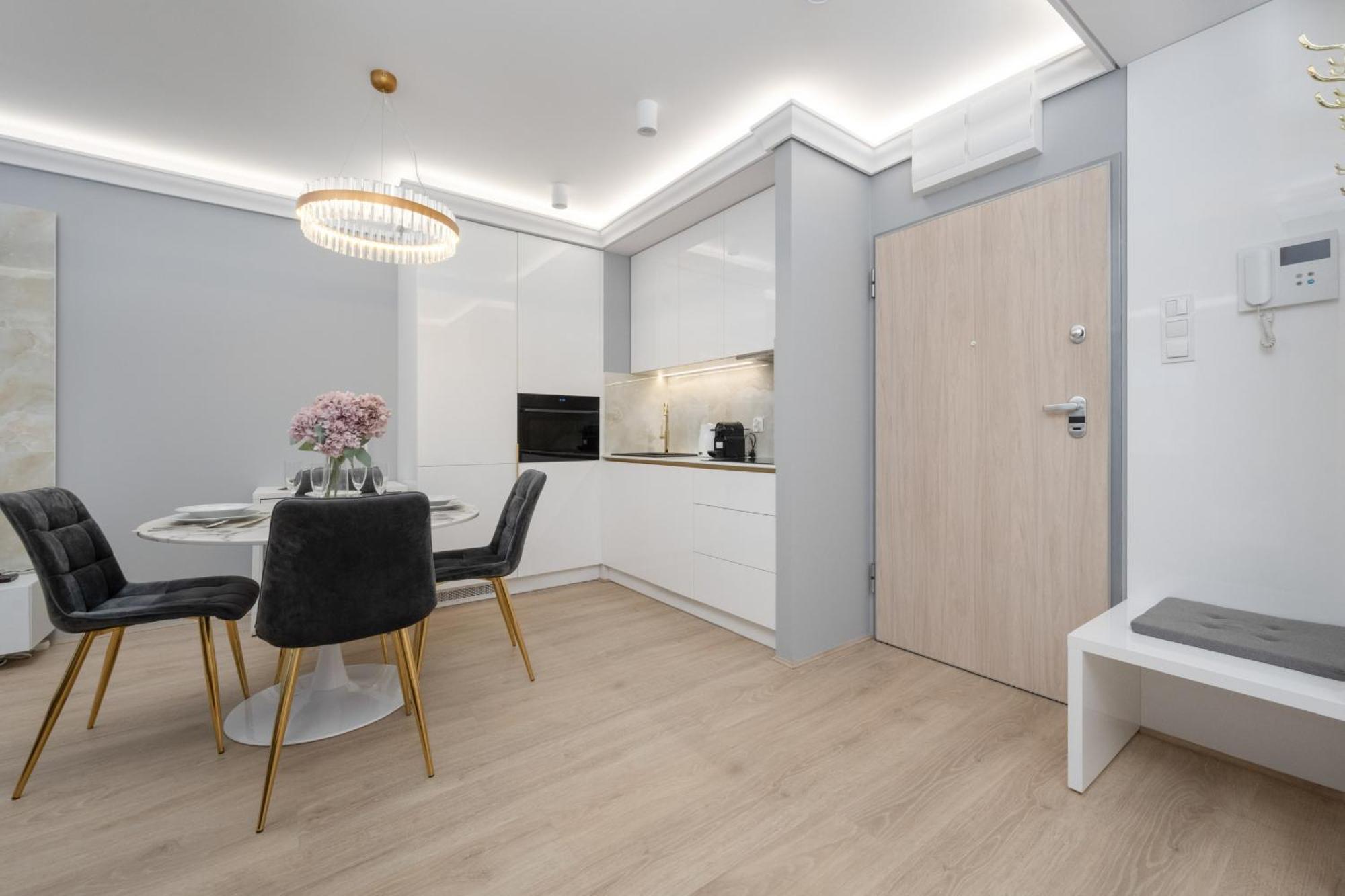 Elegant Apartment With Balcony By The Oder River In Wroclaw By Renters Prestige Dış mekan fotoğraf