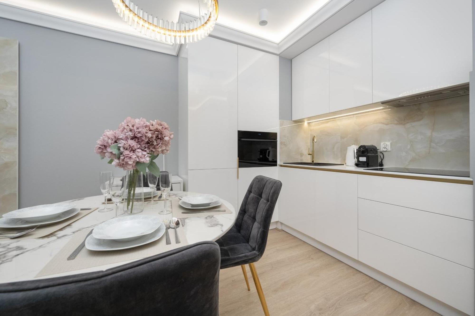 Elegant Apartment With Balcony By The Oder River In Wroclaw By Renters Prestige Dış mekan fotoğraf