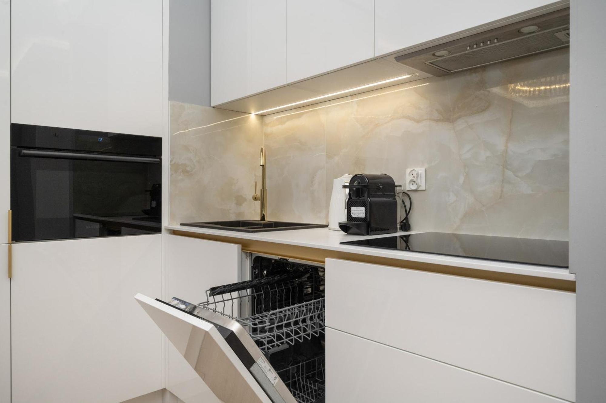 Elegant Apartment With Balcony By The Oder River In Wroclaw By Renters Prestige Dış mekan fotoğraf